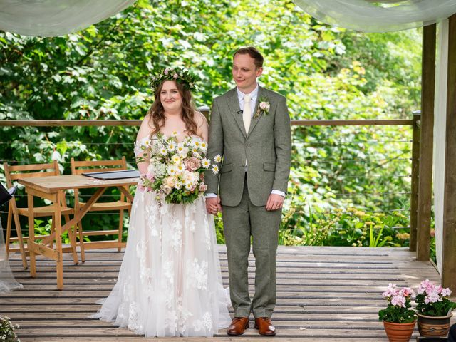 Dean and Jessica&apos;s Wedding in Liskeard, Cornwall 11