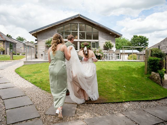 Dean and Jessica&apos;s Wedding in Liskeard, Cornwall 16