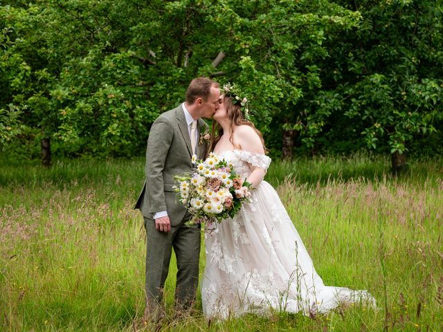Dean and Jessica&apos;s Wedding in Liskeard, Cornwall 23