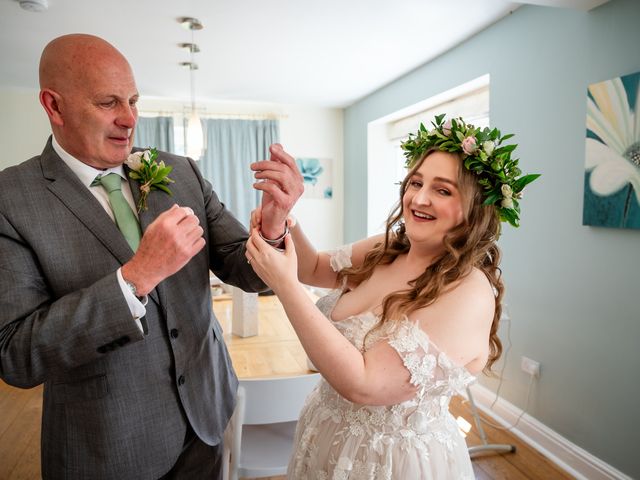 Dean and Jessica&apos;s Wedding in Liskeard, Cornwall 54
