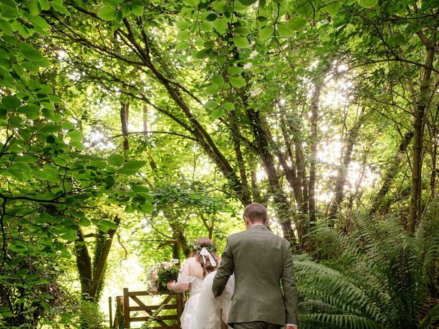 Dean and Jessica&apos;s Wedding in Liskeard, Cornwall 71