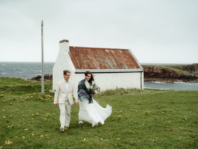 Lukas and Hanna's Wedding in Lochinver, Highlands 25