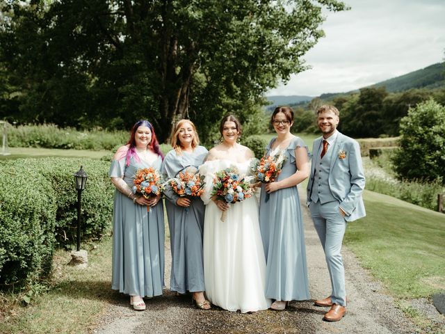 Kieran and Becki's Wedding in Culloden Inverness, Highlands 22