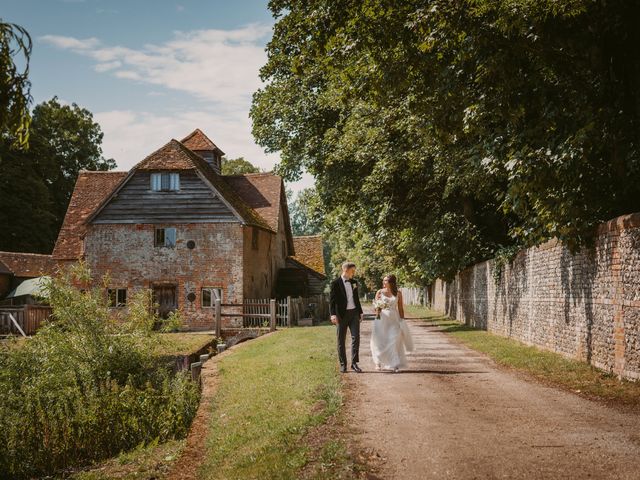 Rob and Harriet&apos;s Wedding in Reading, Berkshire 26