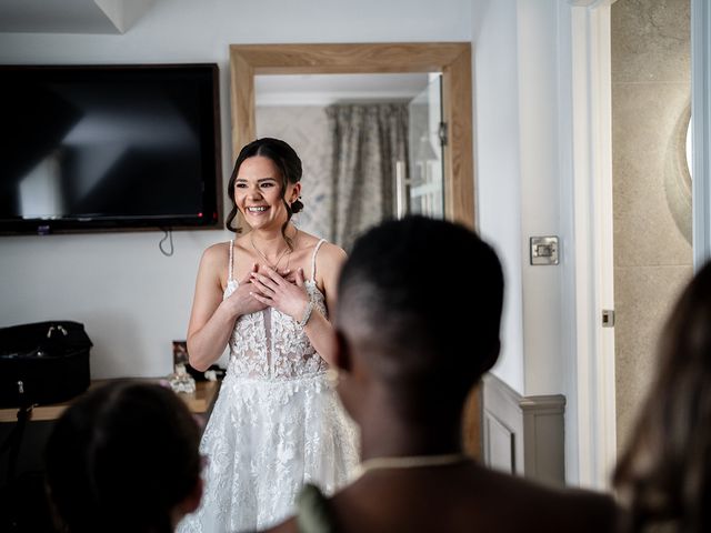 Wayne and Sam&apos;s Wedding in Fareham, Hampshire 18