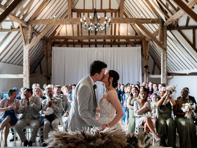 Wayne and Sam&apos;s Wedding in Fareham, Hampshire 27
