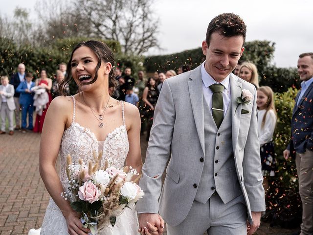 Wayne and Sam&apos;s Wedding in Fareham, Hampshire 30