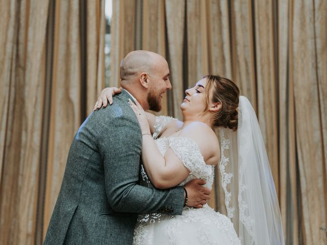 Joe and Morgan's Wedding in Saltburn-by-the-Sea, North Yorkshire 26