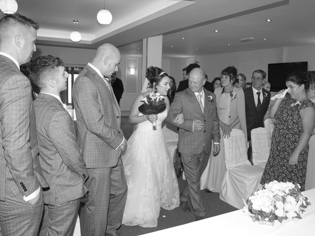 Chris and Louise&apos;s Wedding in Preston, Lancashire 4