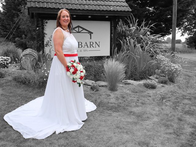 Lee and Amy's Wedding in Marston, Lincolnshire 15