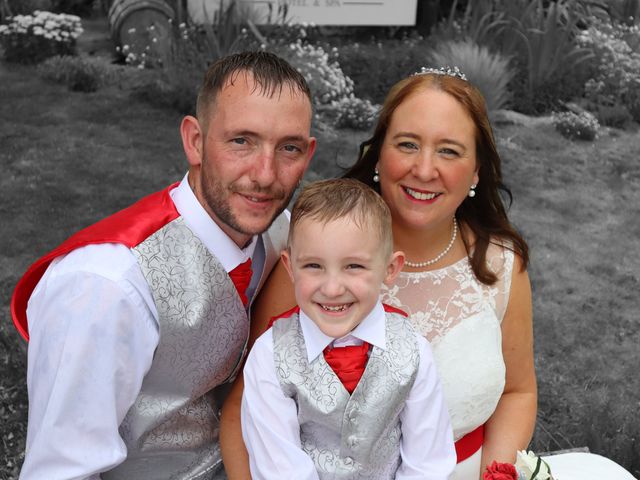 Lee and Amy's Wedding in Marston, Lincolnshire 18