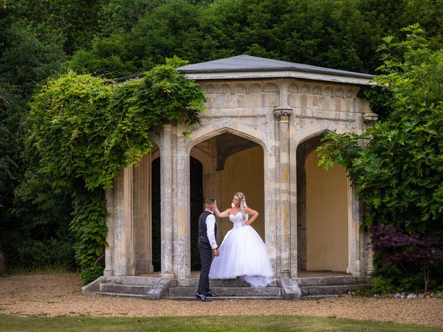 Tony and Amy&apos;s Wedding in Hemel Hempstead, Hertfordshire 157