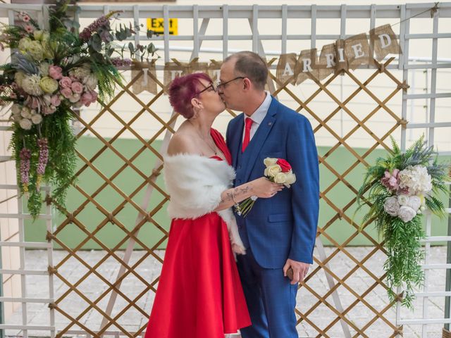 Justin and Sallyanne&apos;s Wedding in Birmingham, West Midlands 3