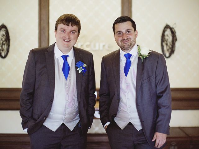 Lindsey and Mike&apos;s Wedding in Newton Le Willows, Merseyside 15