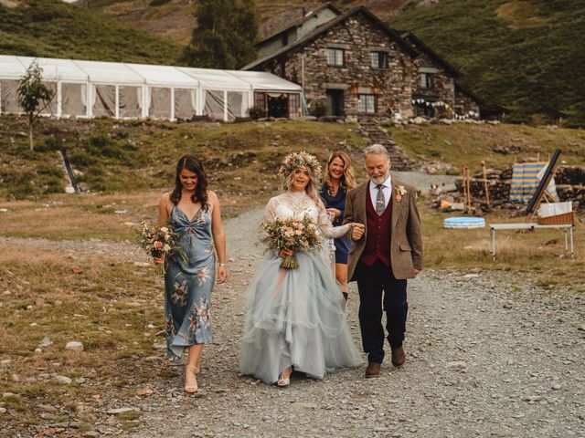 Arran and Rhiannon&apos;s Wedding in Lake District , Cumbria 7