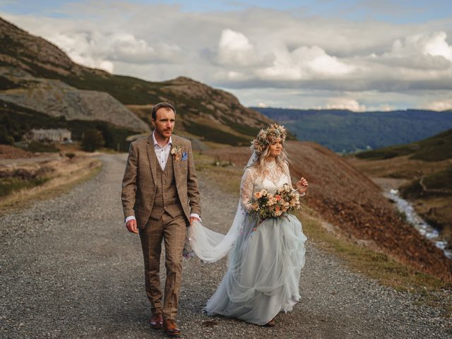 Arran and Rhiannon&apos;s Wedding in Lake District , Cumbria 18