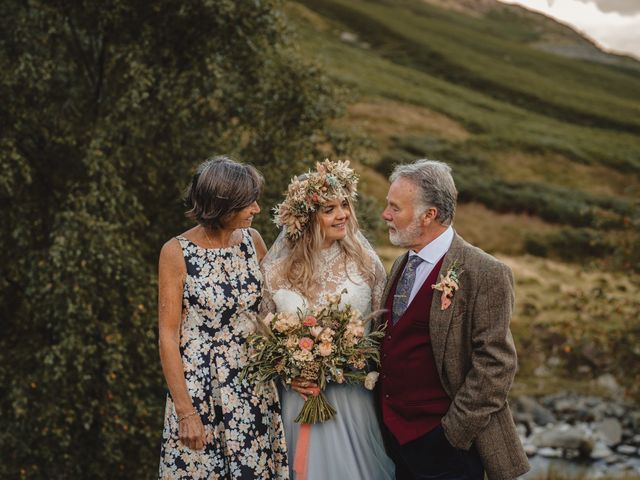 Arran and Rhiannon&apos;s Wedding in Lake District , Cumbria 26