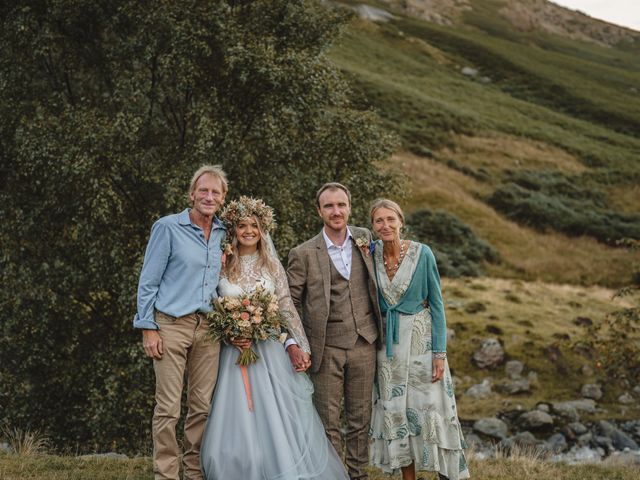 Arran and Rhiannon&apos;s Wedding in Lake District , Cumbria 27