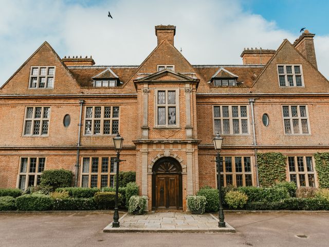 Hannah and Matthew&apos;s Wedding in Milton Keynes, Buckinghamshire 4