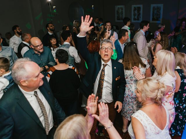 Hannah and Matthew&apos;s Wedding in Milton Keynes, Buckinghamshire 82