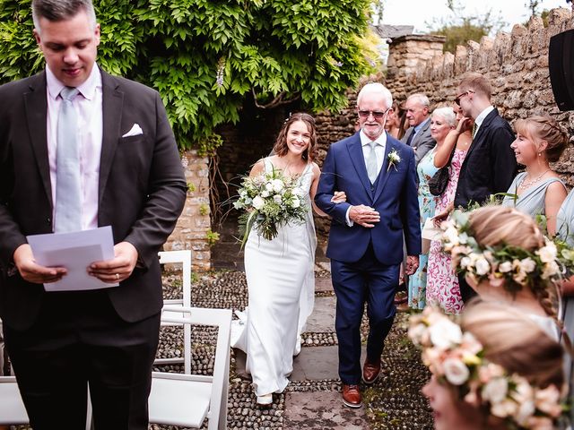 Mollie and Chris&apos;s Wedding in Malmesbury, Wiltshire 8