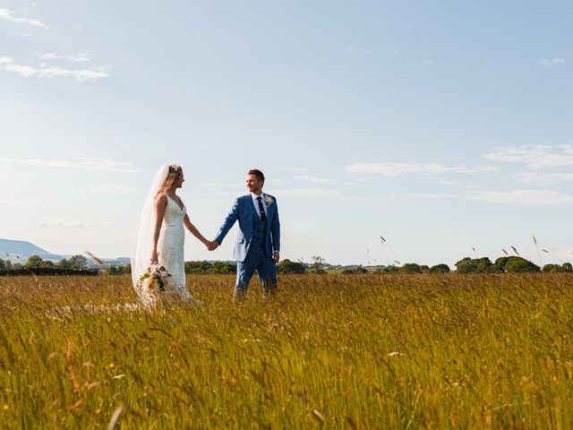 Alex and Helen&apos;s Wedding in Burnley, Lancashire 27