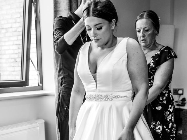 Harry and Chloe&apos;s Wedding in Hull, East Riding of Yorkshire 2
