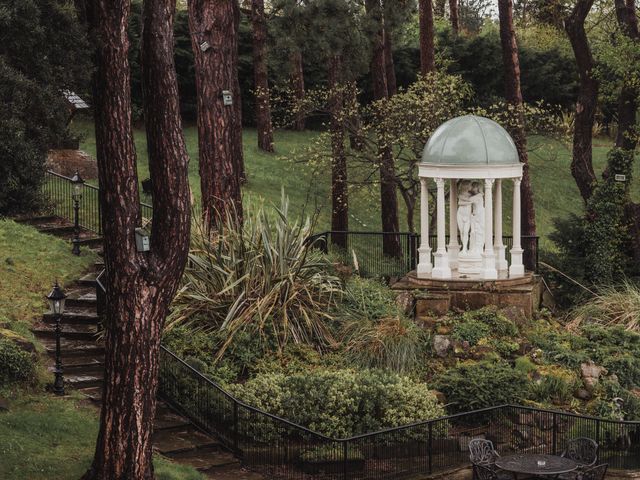 Jordan and Mollie&apos;s Wedding in Saltburn-by-the-Sea, North Yorkshire 9