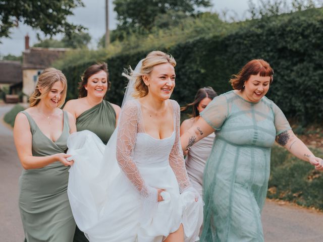 Ollie and Hannah&apos;s Wedding in Sturminster Newton, Dorset 9