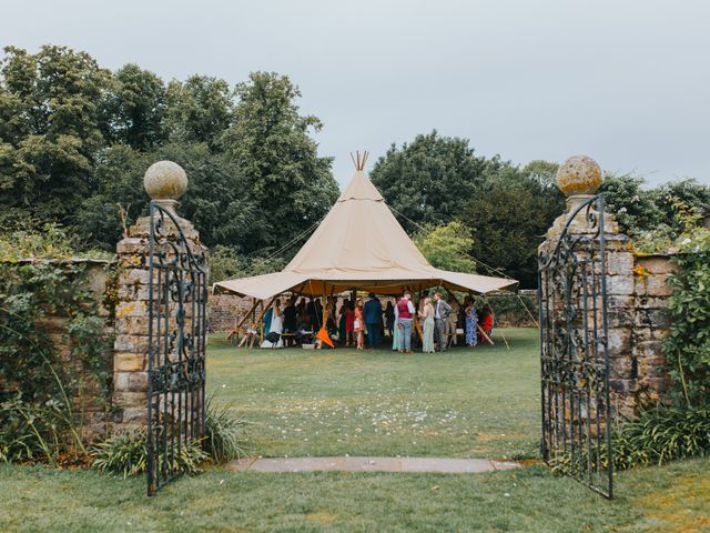 Ollie and Hannah&apos;s Wedding in Sturminster Newton, Dorset 60