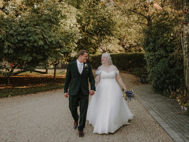 Ashley and Eleanor's Wedding in Royston, Cambridgeshire 1