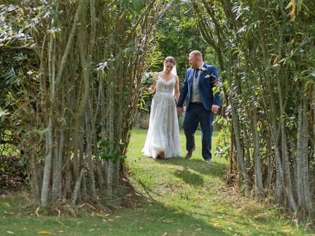 Rheanna and Alex&apos;s Wedding in Shearsby, Leicestershire 41