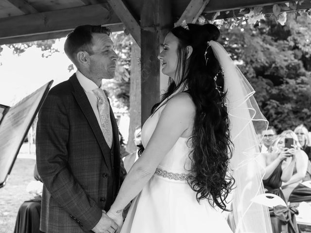 Alan and Leanne's Wedding in Faversham, Kent 9