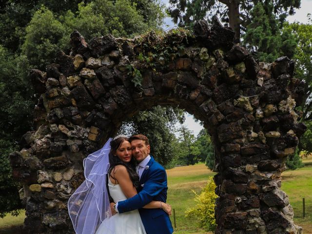 Alan and Leanne's Wedding in Faversham, Kent 14