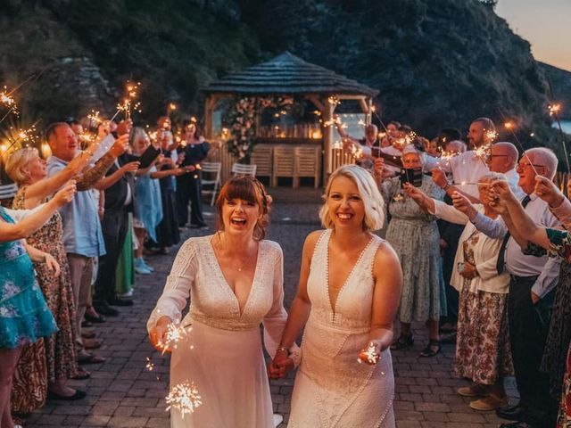 Ruth and Jess&apos;s Wedding in Ilfracombe, Devon 4