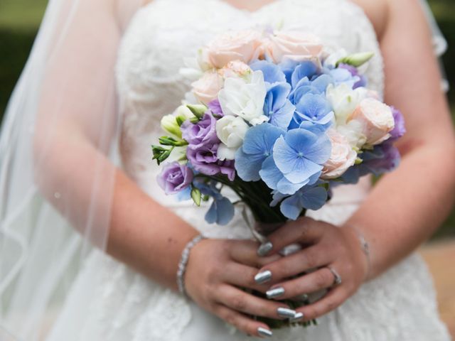 Tom and Hannah&apos;s Wedding in Steventon, Oxfordshire 28