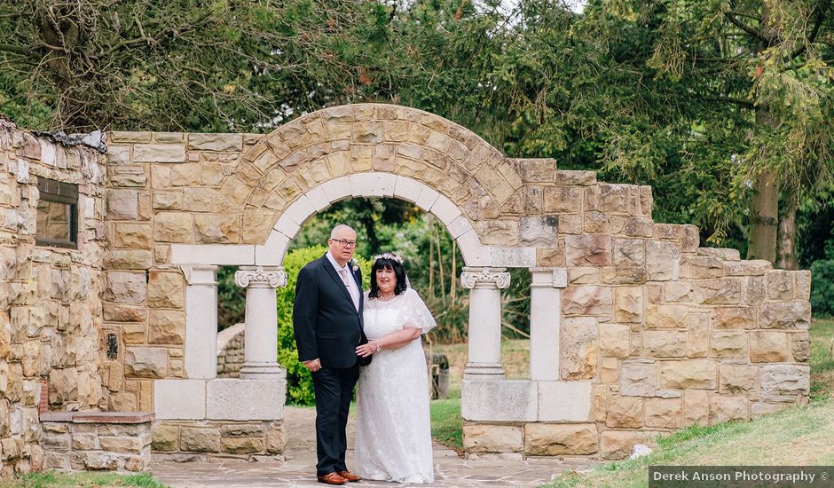 Peter and Nerissa's Wedding in Bulphan, Essex | hitched.co.uk