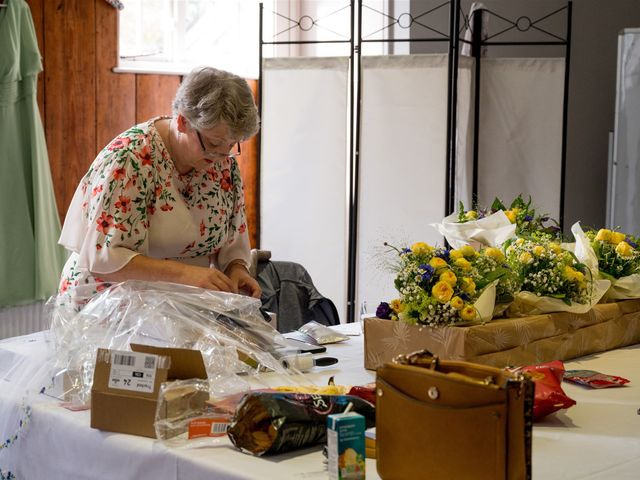 James and Gillian&apos;s Wedding in Old Amersham, Buckinghamshire 3