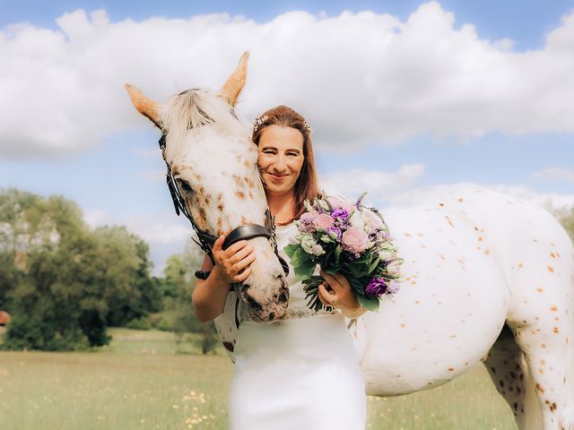 Mark and Emma&apos;s Wedding in Swindon, Wiltshire 9