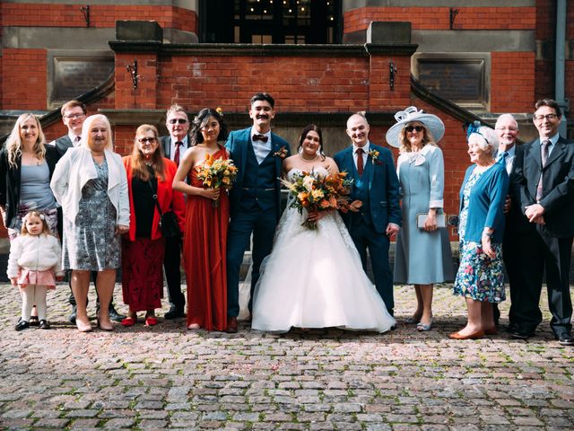 Laura and Ryan&apos;s Wedding in Newark-on-Trent, Nottinghamshire 15