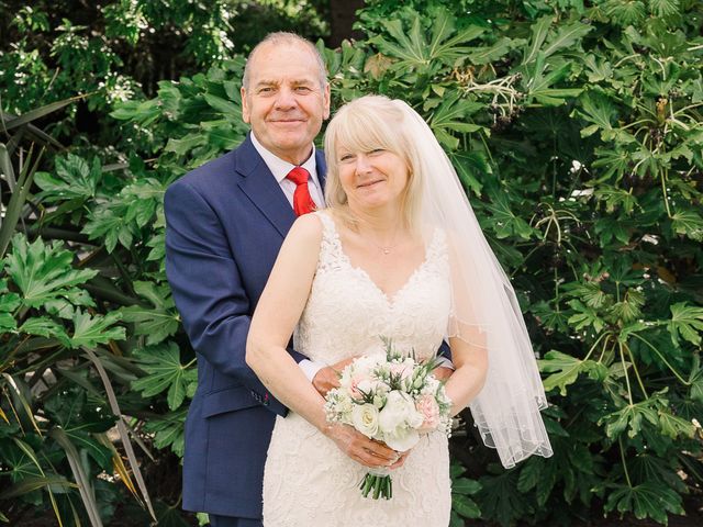 Trevor and Helen&apos;s Wedding in Christchurch, Dorset 20
