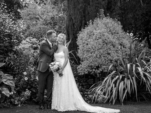 Matt and Emily&apos;s Wedding in Beaconsfield, Buckinghamshire 51