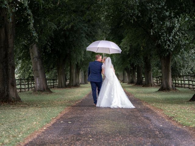 Gregg and Sarah&apos;s Wedding in Aylesbury, Buckinghamshire 22