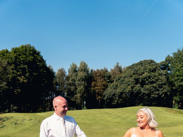 Mark and Zita&apos;s Wedding in Preston, Lancashire 25