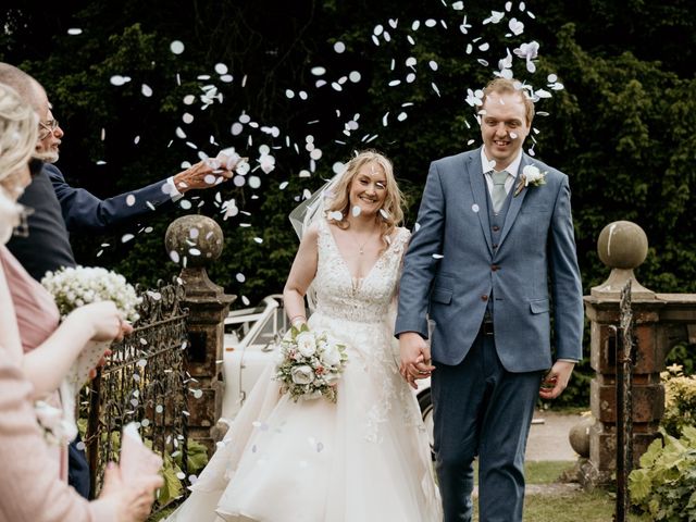 Jamie and Jemma&apos;s Wedding in Newstead Abbey, Nottinghamshire 6