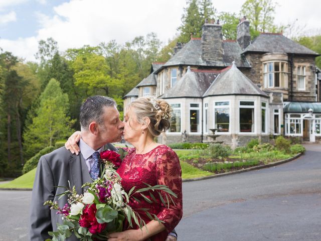 Stephen and Tracey&apos;s Wedding in Windermere, Cumbria 12