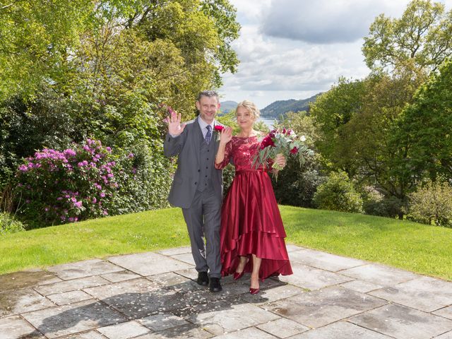 Stephen and Tracey&apos;s Wedding in Windermere, Cumbria 15