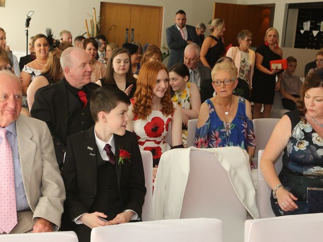 Stephen and Donna&apos;s Wedding in Edinburgh, Lothian &amp; Borders 13