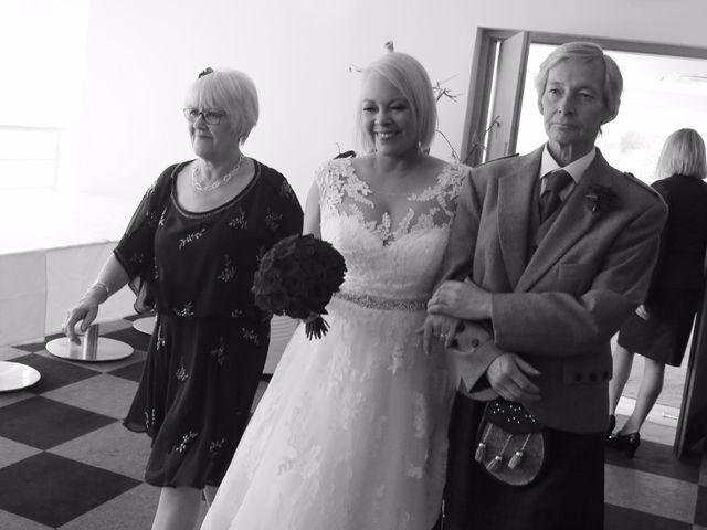 Stephen and Donna&apos;s Wedding in Edinburgh, Lothian &amp; Borders 29