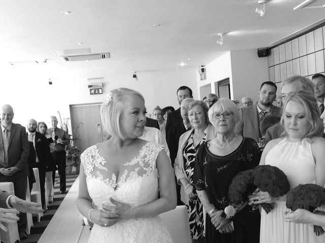 Stephen and Donna&apos;s Wedding in Edinburgh, Lothian &amp; Borders 35